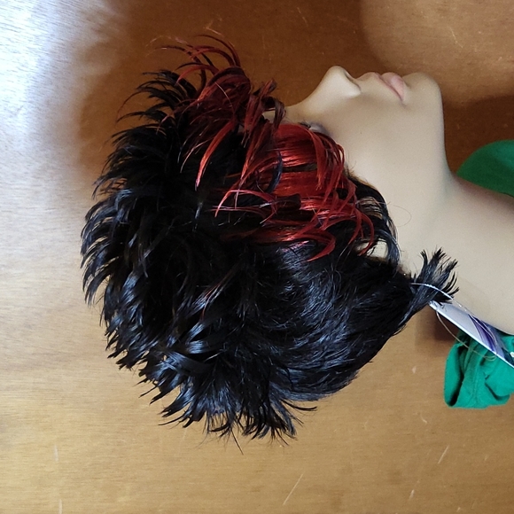 Short Black / Red Spiky Wig - Picture 5 of 6